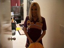 Vidéo Fist fucking profond pour cette belle blonde cheerleader