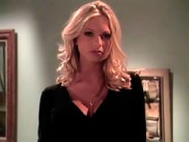 Vidéo Samantha angélique blonde de