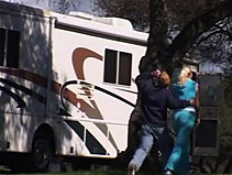 imagen Y uno más darle un beso en su camioneta!