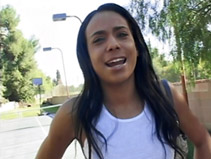 imagen Joven Latina follada por un enorme pene negro