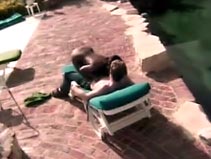 Vidéo Noire salope se fait baiser au bord de la piscine