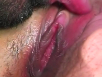 porno Jolie brunette baisée en douceur par un mec qui ressemble à une brute