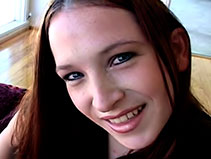 Vidéo Minette de 18 ans a découvert les joies de la baise